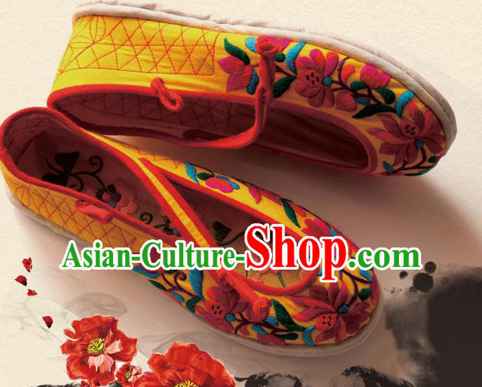 Chinese Yi Ethnic Folk Dance Shoes Handmade Embroidered Yellow Shoes Traditional Strong Cloth Soles Shoes