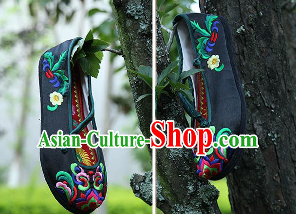 Chinese National Woman Shoes Handmade Embroidered Shoes Traditional Black Satin Shoes