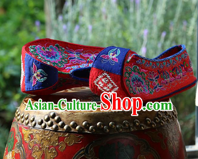 Chinese Yi Nationality Wedding Shoes Handmade Embroidered Red Cloth Shoes Traditional Ethnic Bride Shoes