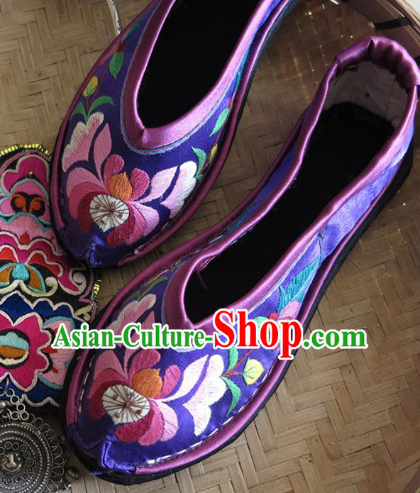 Chinese Traditional National Shoes Yunnan Ethnic Dance Shoes Hand Embroidered Purple Satin Shoes