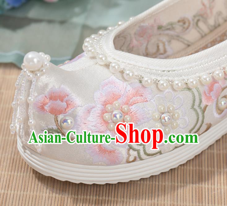 China Ancient Princess Shoes Handmade White Cloth Hanfu Shoes Traditional Ming Dynasty Pearls Shoes