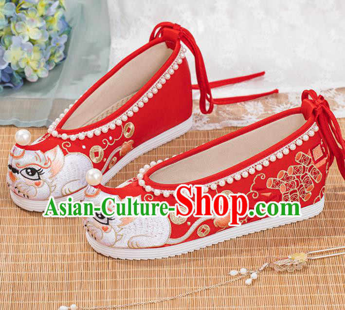 China Wedding Hanfu Embroidery Shoes Traditional Tang Dynasty Red Cloth Shoes Ancient Princess Pearls Shoes