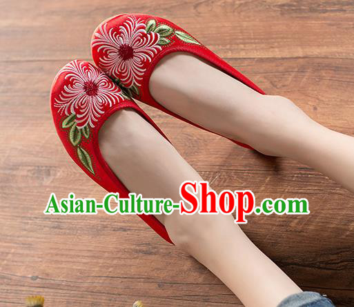 Chinese Traditional Red Satin Shoes National Folk Dance Shoes Classical Embroidered Shoes