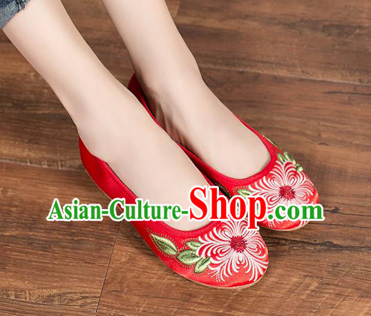 Chinese Traditional Red Satin Shoes National Folk Dance Shoes Classical Embroidered Shoes