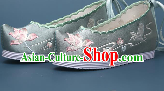 Chinese Traditional Classical Dance Shoes Green Satin Shoes National Embroidery Lotus Shoes