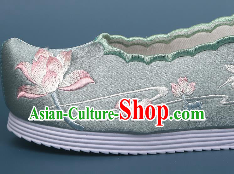 Chinese Traditional Classical Dance Shoes Green Satin Shoes National Embroidery Lotus Shoes
