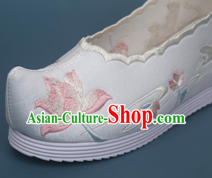 Chinese National Embroidery Lotus Satin Shoes Traditional Hanfu Shoes Classical Dance Shoes