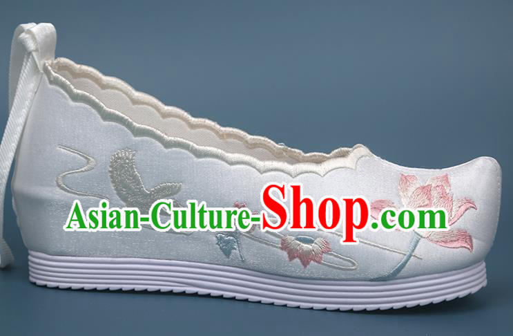 Chinese National Embroidery Lotus Satin Shoes Traditional Hanfu Shoes Classical Dance Shoes