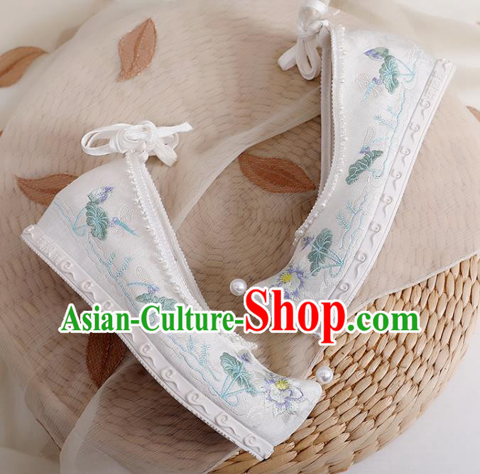 Chinese National Dance Shoes Classical Embroidery Lotus Shoes Traditional Woman Cloth Shoes
