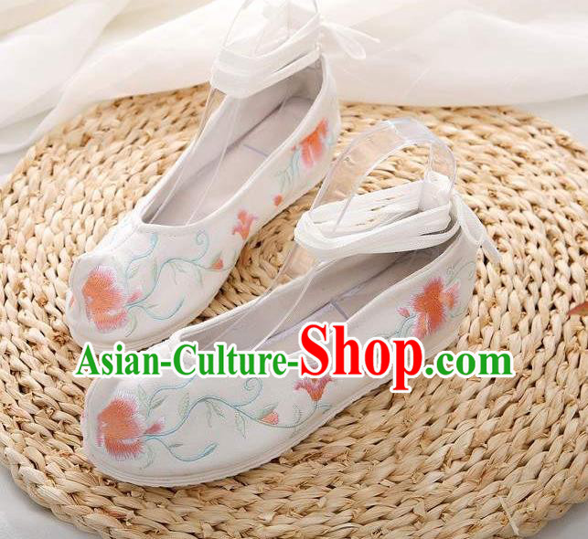 China Traditional Ming Dynasty Bow Shoes Ancient Princess Shoes Embroidered White Cloth Shoes