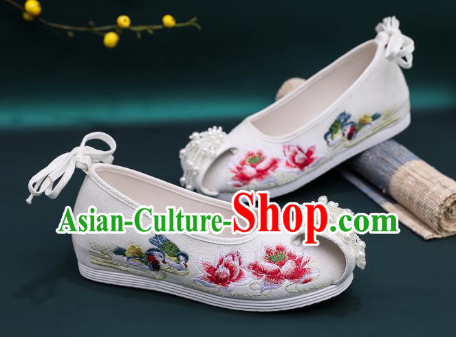 Chinese Classical Pearls Shoes Footwear Embroidery Lotus Shoes Traditional Woman Cloth Shoes