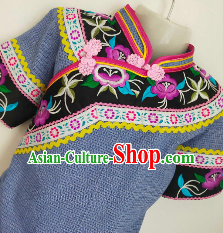 China Traditional Puyi Ethnic Children Dance Clothing Bouyei Nationality Girl Outfits Blouse and Skirt