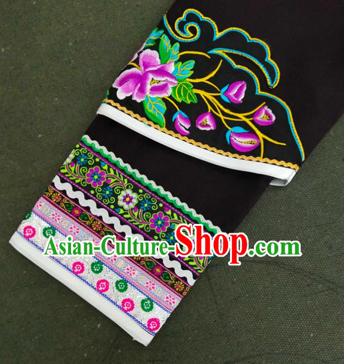 Chinese Guizhou Ethnic Clothing Bouyei Nationality Blouse Woman Embroidered Black Top Garment