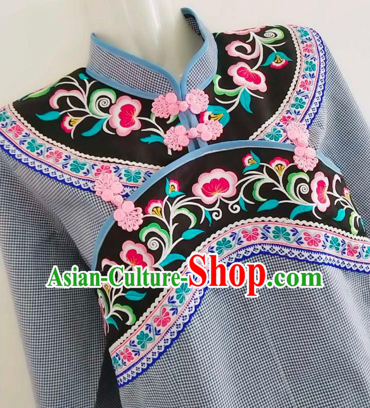 Chinese Guizhou Ethnic Dance Clothing Bouyei Nationality Embroidered Grey Blouse Top Garment