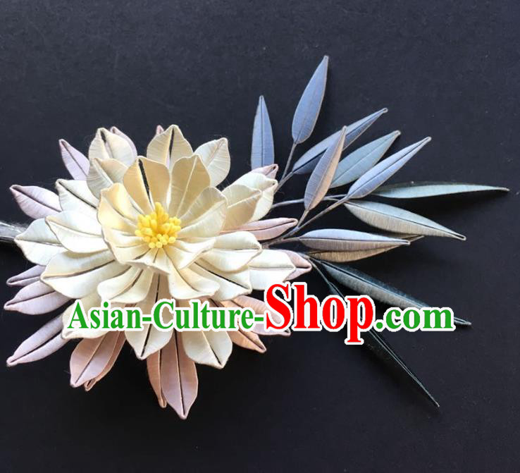 China Handmade Beige Silk Epiphyllum Hairpin Traditional Ming Dynasty Hair Accessories Ancient Young Lady Hair Stick