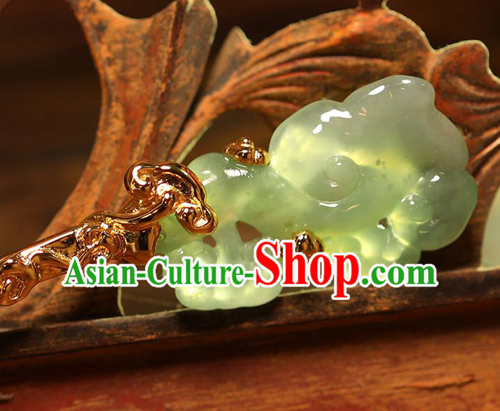 China Handmade Jadeite Cloud Hairpin Traditional Cheongsam Headwear Ancient Palace Lady Golden Hair Stick