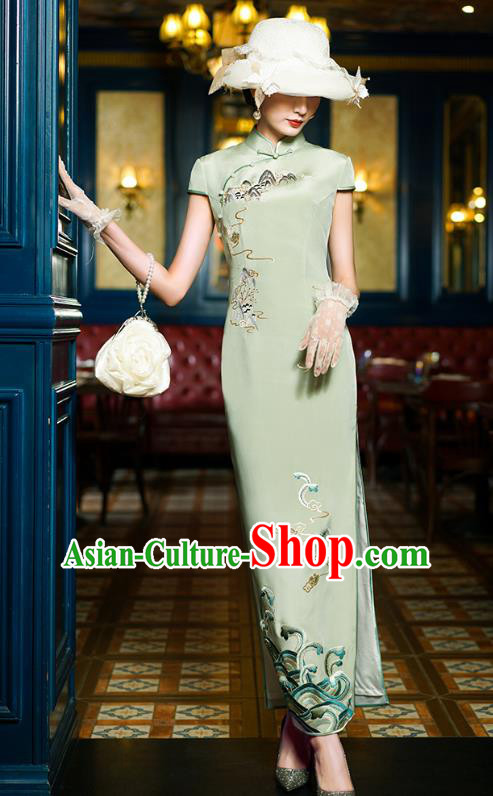 China Classical Embroidered Green Silk Cheongsam Traditional Minguo Shanghai Young Concubine Qipao Dress