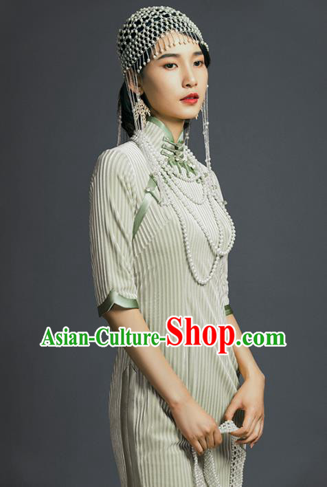 China Classical Stand Collar Cheongsam Traditional Young Lady Light Green Qipao Dress