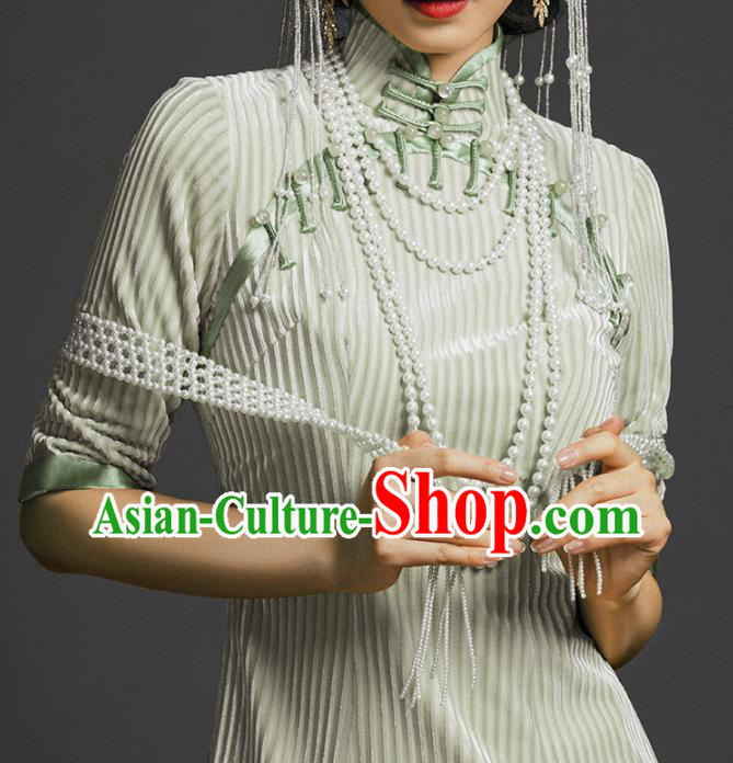 China Classical Stand Collar Cheongsam Traditional Young Lady Light Green Qipao Dress