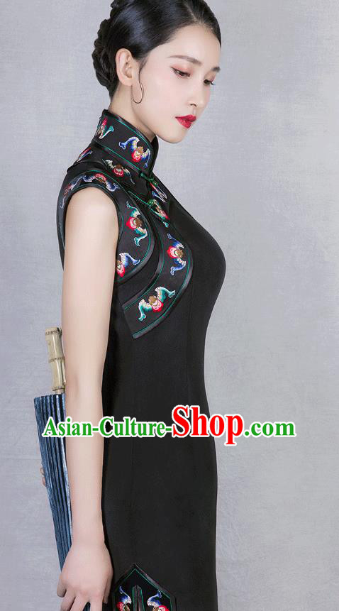 China Classical Stand Collar Black Silk Cheongsam Traditional Minguo Embroidered Sleeveless Qipao Dress