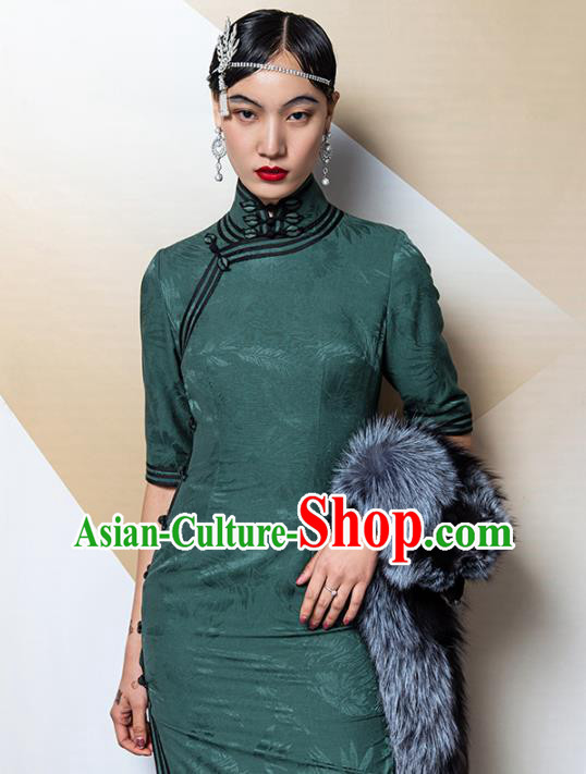 China Classical Stand Collar Cheongsam Traditional Minguo Shanghai Lady Green Silk Qipao Dress