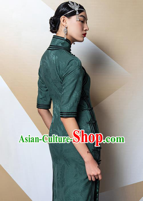 China Classical Stand Collar Cheongsam Traditional Minguo Shanghai Lady Green Silk Qipao Dress