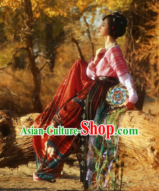 China Traditional Tang Dynasty Palace Lady Historical Clothing Ancient Young Woman Hanfu Dress