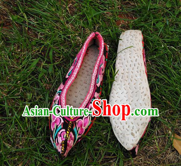 Chinese Yunnan Ethnic Embroidered Shoes National Black Cloth Shoes Traditional Yi Nationality Woman Shoes