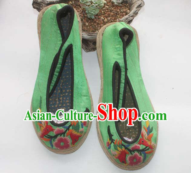 Chinese Traditional Yunnan Bai Nationality Woman Shoes National Strong Cloth Soles Shoes Handmade Green Embroidered Shoes