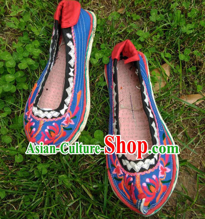 Chinese Traditional Yi Nationality Shoes Yunnan Ethnic Woman Shoes National Embroidered Blue Cloth Shoes
