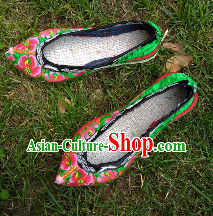 Chinese Yunnan Ethnic Female Shoes National Embroidered Green Satin Shoes Traditional Yi Nationality Shoes