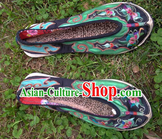 Chinese Traditional Yi Nationality Dance Shoes Yunnan Ethnic Female Shoes National Embroidered Black Shoes