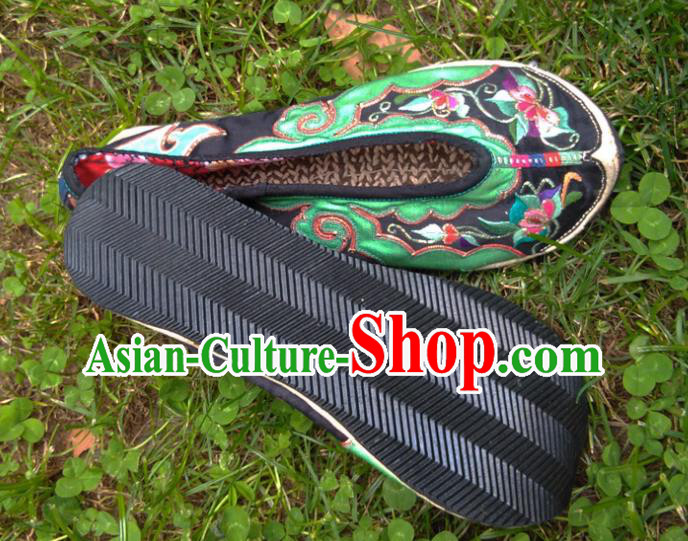 Chinese Traditional Yi Nationality Shoes Yunnan Ethnic Woman Shoes National Embroidered Blue Cloth Shoes