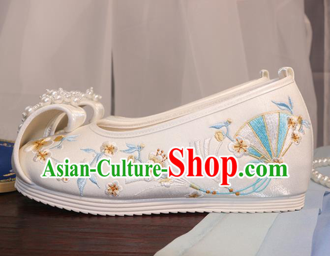 Chinese Ancient Princess Shoes Ming Dynasty White Embroidered Shoes Pearls Tassel Shoes Traditional Hanfu Shoes