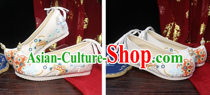 Chinese Traditional Hanfu Shoes Ancient Princess Shoes Ming Dynasty Embroidered Shoes White Cloth Shoes