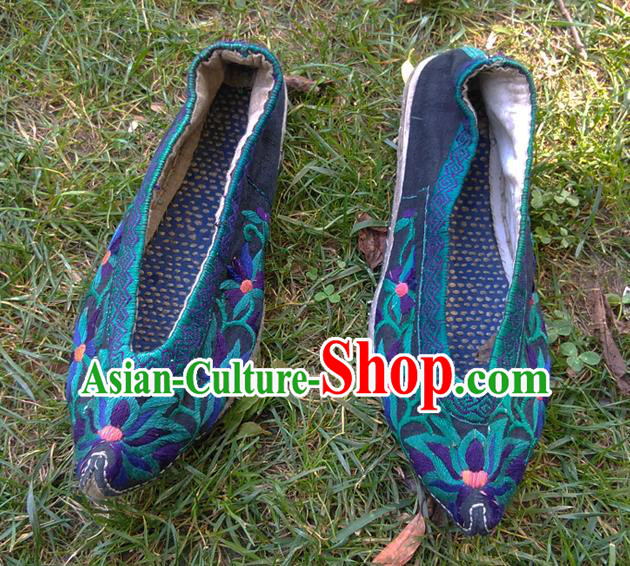 Chinese National Navy Cloth Shoes Traditional Folk Dance Shoes Yunnan Ethnic Embroidered Shoes