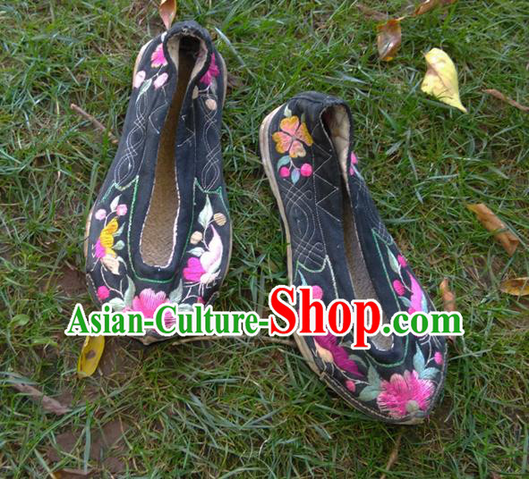 Chinese Yunnan Ethnic Embroidered Shoes National Black Cloth Shoes Traditional Folk Dance Shoes