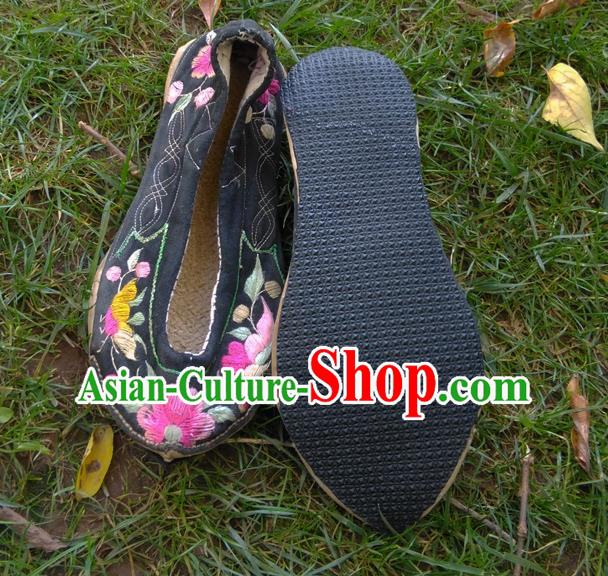 Chinese Yunnan Ethnic Embroidered Shoes National Black Cloth Shoes Traditional Folk Dance Shoes