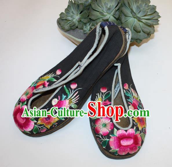 Chinese Handmade Bai Nationality Woman Shoes Folk Dance Shoes Traditional Black Embroidered Shoes