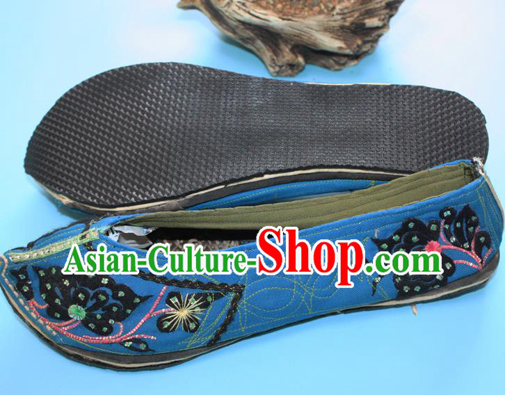 Chinese Yunnan Woman Blue Cloth Shoes Traditional Ethnic Embroidered Shoes Handmade Yi Nationality Shoes
