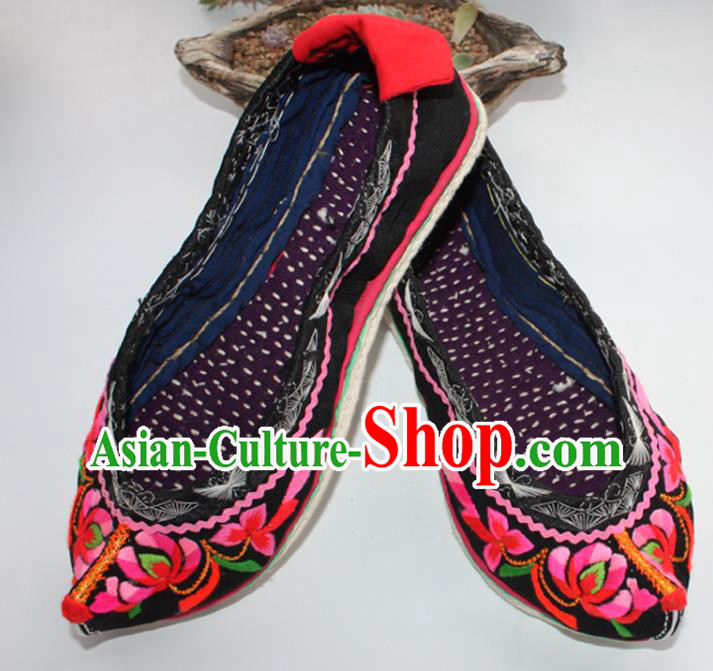 Chinese Handmade Yi Nationality Female Shoes Yunnan Black Satin Shoes Traditional Ethnic Embroidered Shoes