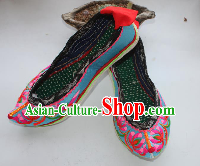 Chinese Traditional Ethnic Embroidered Shoes Handmade Yi Nationality Female Shoes Yunnan Blue Satin Shoes