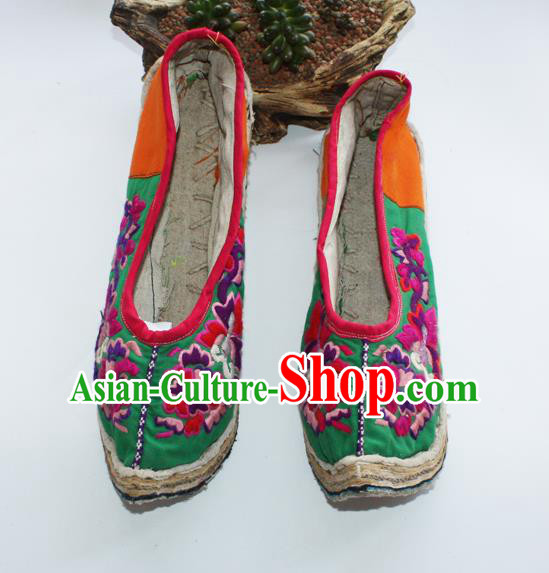 Chinese Yunnan National Woman Shoes Handmade Ethnic Strong Cloth Soles Shoes Shui Nationality Green Embroidered Shoes