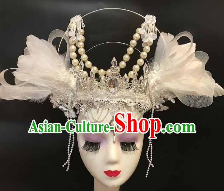 Top Baroque Pearls Hair Clasp Cosplay Princess Hair Accessories Halloween Catwalks White Feather Royal Crown Carnival Parade Headdress
