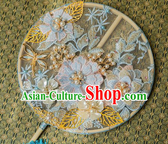 China Traditional Wedding Pearls Fan Bride Palace Fan Classical Embroidered Fan Handmade Silk Fan
