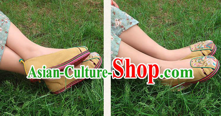China Embroidered Yellow Canvas Shoes Handmade Old Beijing Cloth Shoes National Folk Dance Shoes