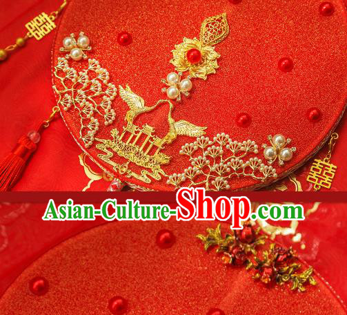 China Handmade Red Tassel Silk Fan Traditional Wedding Fan Bride Palace Fan Classical Dance Circular Fan