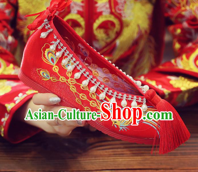 China Embroidered Phoenix Shoes Handmade Bride Shoes Xiuhe Red Satin Shoes Pearls Wedding Shoes