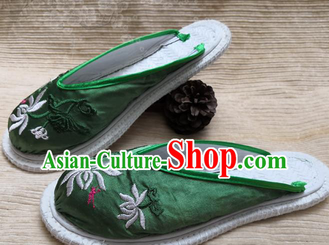 Chinese National Deep Green Satin Shoes Handmade Embroidery Chrysanthemum Shoes Woman Strong Cloth Slippers