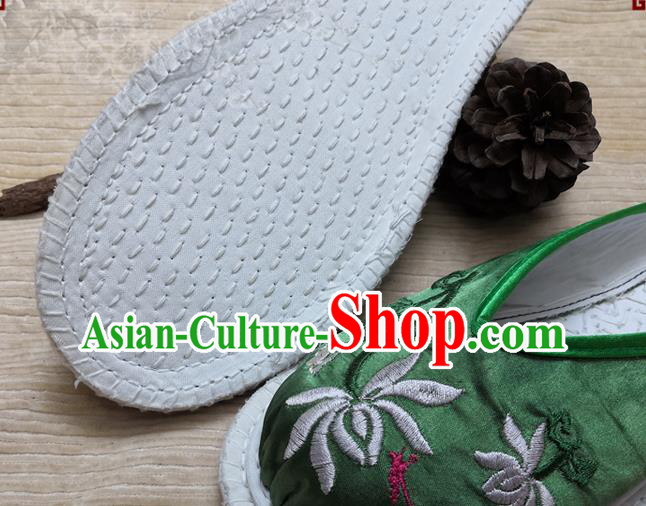 Chinese National Deep Green Satin Shoes Handmade Embroidery Chrysanthemum Shoes Woman Strong Cloth Slippers